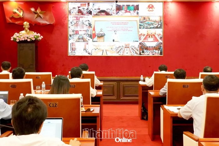 Quang cảnh tại điểm cầu Khánh Hòa.