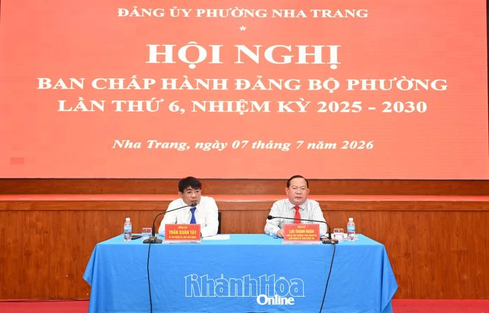 Thường trực Đảng ủy phường chủ trì hội nghị.