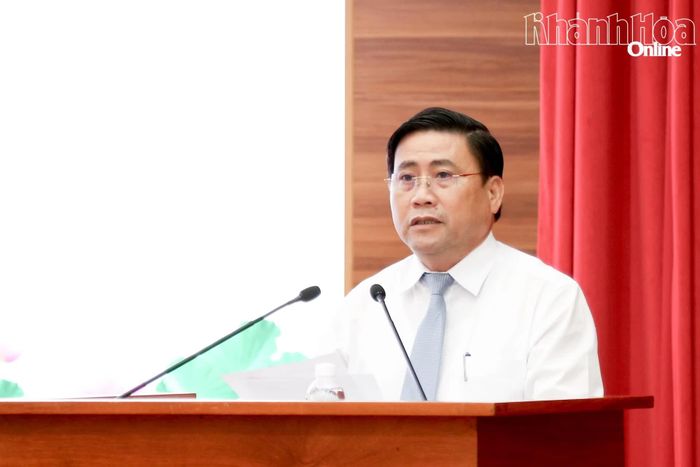 Đồng chí Lâm Đông phát biểu chỉ đạo tại hội nghị. 