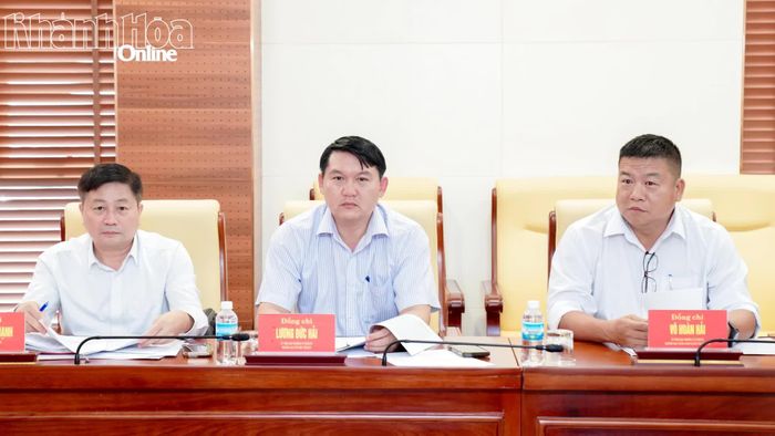 Các đồng chí lãnh đạo tham dự phiên họp. Ảnh: MINH TRỰC.
