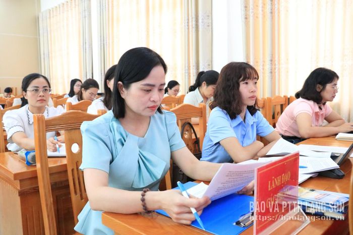 Các đại biểu tham dự buổi họp báo
