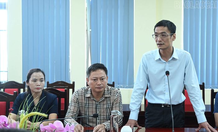 Đồng chí Phạm Đức Huấn - Phó Bí thư Đảng ủy, Chủ tịch UBND xã Dương Quỳ phát biểu tại chương trình.