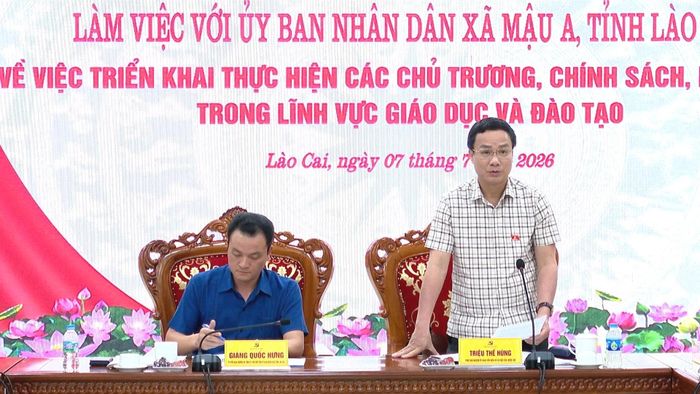Đồng chí Triệu Thế Hùng - Phó Chủ nhiệm Ủy ban Văn hóa và Xã hội của Quốc hội phát biểu kết luận tại buổi làm việc.
