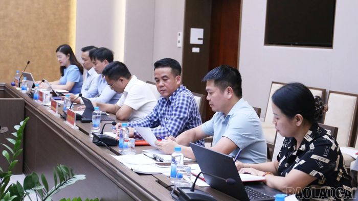 Đại biểu dự cuộc họp.