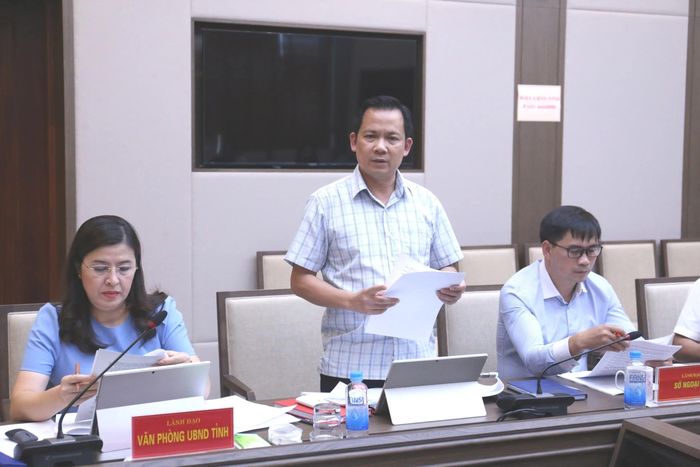 Thành viên báo cáo tiến độ triển khai thực hiện các nhiệm vụ.