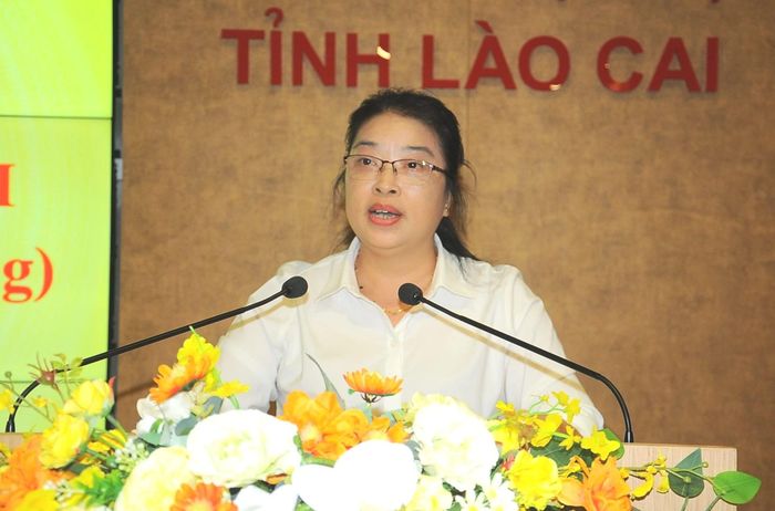 Đại biểu tham luận tại hội nghị.