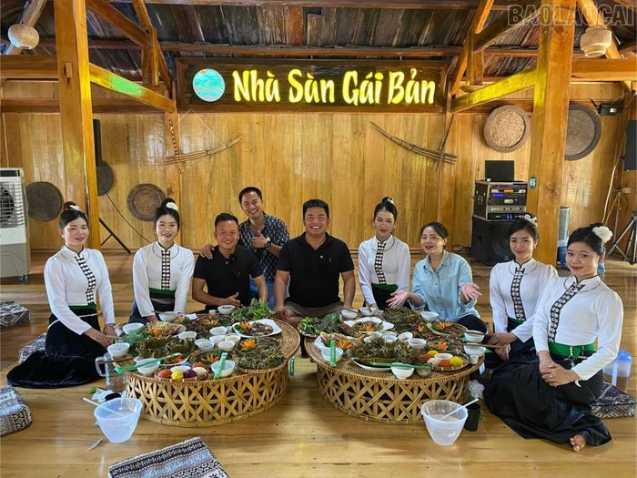 Doanh thu từ hoạt động du lịch của phường Nghĩa Lộ ước đạt 252 tỷ đồng.