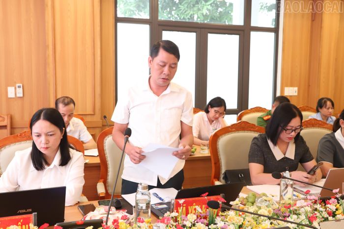 Đại diện các xã thành viên trong khối trao đổi kinh nghiệm, chia sẻ các mô hình, cách làm hiệu quả trong thực hiện phong trào thi đua.