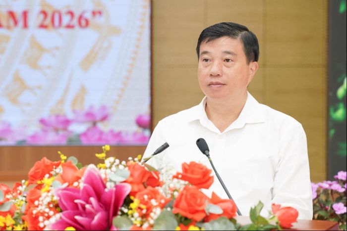 Đồng chí Y Thanh Hà Niê Kđăm, Ủy viên Ban Chấp hành Trung ương Đảng, Bí thư Tỉnh ủy, Trưởng Đoàn ĐBQH tỉnh phát biểu tại lễ phát động phong trào thi đua