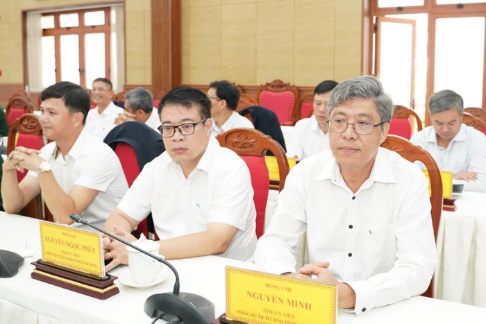 Các đồng chí: Nguyễn Ngọc Phúc, Tỉnh ủy viên, Phó Chủ tịch UBND tỉnh; Nguyễn Minh, Tỉnh ủy viên, Phó Chủ tịch UBND tỉnh tham dự lễ phát động