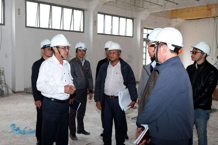 Phó Chủ tịch UBND tỉnh Nguyễn Minh giao Sở Giáo dục và Đào tạo và UBND phường Xuân Hương - Đà Lạt khẩn trương ổn định bộ máy tổ chức và tuyển sinh