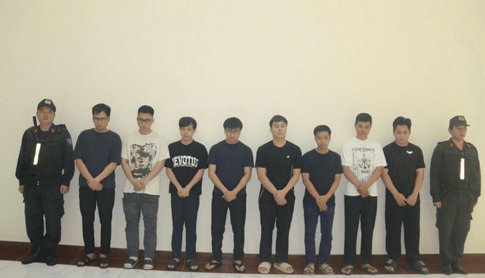 Các đối tượng tại cơ quan Công an.