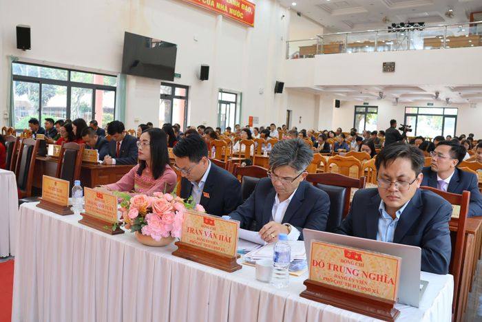 Các đại biểu tham dự kỳ họp