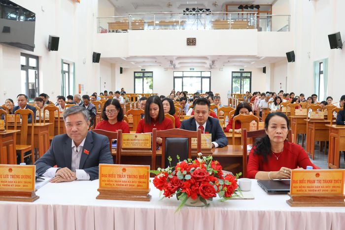 Các đại biểu tham dự kỳ họp