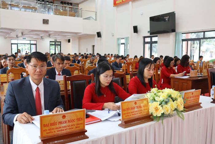 Các đại biểu tham dự kỳ họp