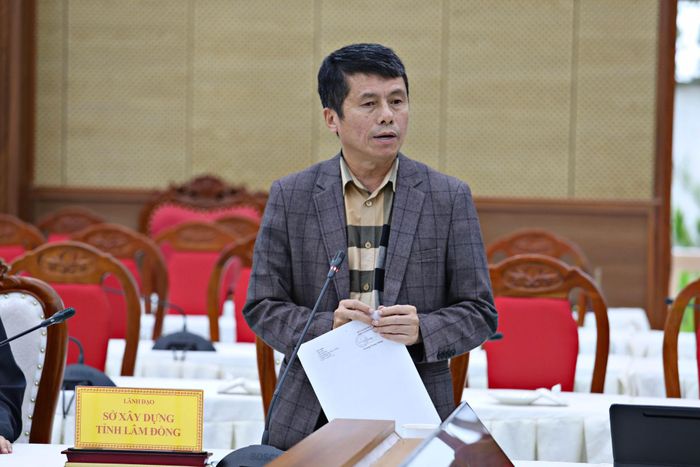 Lãnh đạo Sở Xây dựng phát biểu