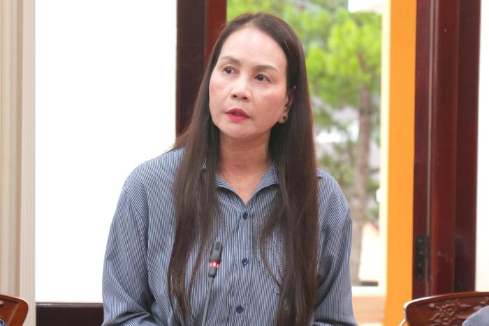 Đại diện Sở Văn hóa, Thể thao và Du lịch báo cáo kế hoạch thực hiện chuỗi hoạt động kích cầu du lịch trong những tháng cuối năm 2026
