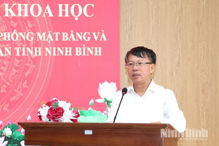 PGS.TS Đinh Ngọc Giang, Vụ trưởng Vụ Tổ chức, cán bộ - Học viện Chính trị Quốc gia Hồ Chí Minh phát biểu tại Tọa đàm.
