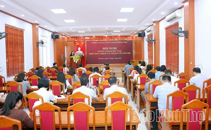 Toàn cảnh hội nghị.
