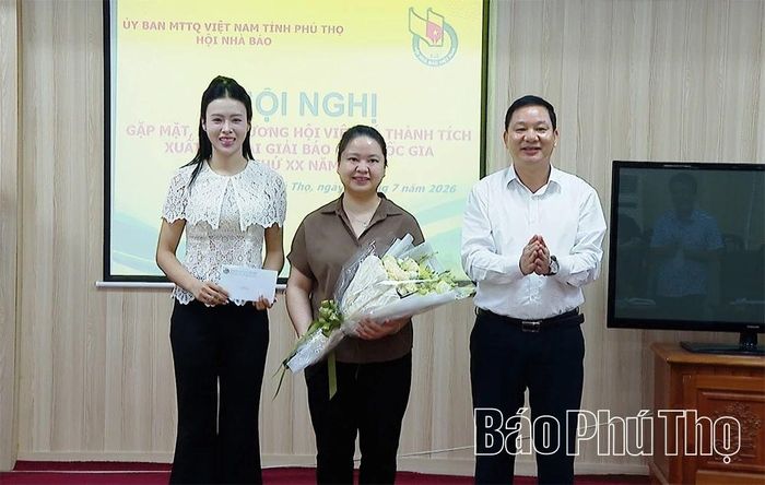 Nhóm tác giả đạt thành tích tại Giải Báo chí Quốc gia lần thứ XX năm 2025 được vinh danh.