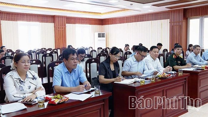 Các đại biểu dự hội nghị.