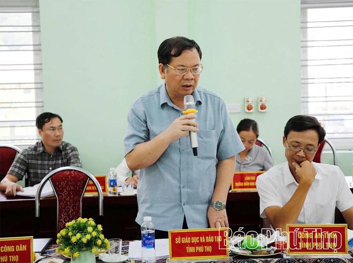 Lãnh đạo một số sở, ngành phát biểu tại buổi làm việc.