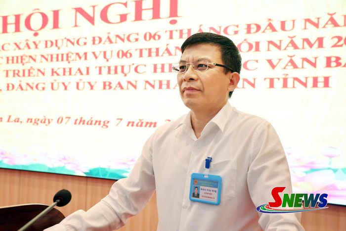 Đồng chí Đào Tài Tuệ, Ủy viên Ban Thường vụ Tỉnh ủy, Bí thư Đảng ủy, Giám đốc Sở Xây dựng quán triệt nội dung tại Hội nghị.