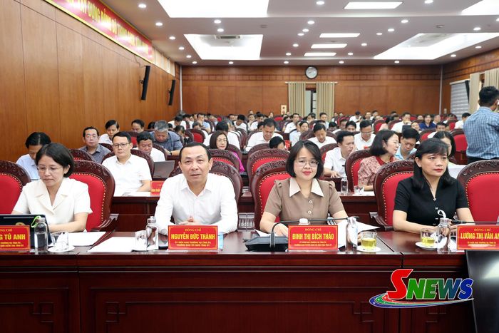 Các đại biểu dự hội nghị.