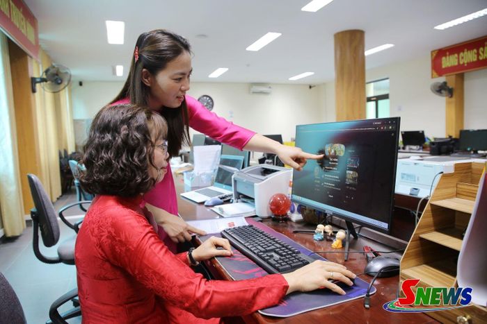 Thí sinh sử dụng công nghệ AI hỗ trợ tạo hình ảnh trình chiếu phong phú, đẹp mắt