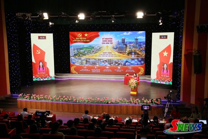 Phần thi thuyết trình của thí sinh Cao Lệ Quyên, Chi bộ Các cơ quan Đảng, Đảng bộ xã Sông Mã.