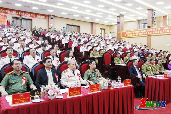 Các đại biểu dự lễ kỷ niệm.