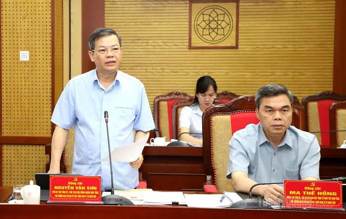 Phó Bí thư Tỉnh ủy, Chủ tịch HĐND tỉnh Nguyễn Văn Sơn phát biểu tại hội nghị.