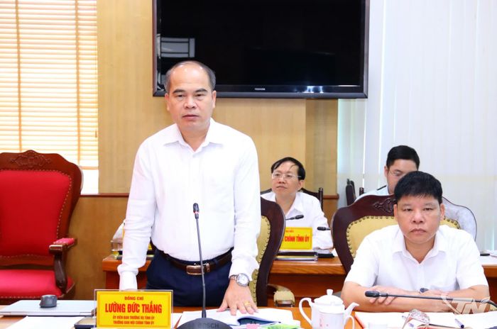 Đồng chí Lường Đức Thắng, Ủy viên Ban Thường vụ, Trưởng ban Nội chính Tỉnh ủy phát biểu.