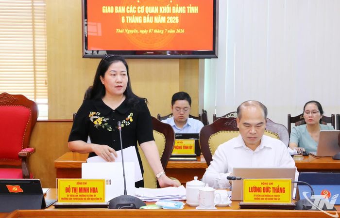 Các đại biểu thảo luận tại Hội nghị.
