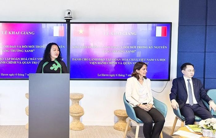 PGS.TS. Trần Thị Diệu Oanh – Trưởng Khoa Luật, Học viện Hành chính và Quản trị công, Học viện Chính trị quốc gia Hồ Chí Minh phát biểu