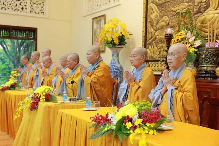 Đoàn đến TP.Đồng Nai thăm hạ trường chùa Linh Chiếu