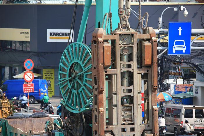 Cùng với ga Lê Thị Riêng (ST5), ga Phạm Văn Bạch là một trong những vị trí quan trọng nhất của tuyến. Nơi đây sẽ là vị trí xuất phát của hai siêu máy khoan ngầm TBM phục vụ đào hầm trong giai đoạn tới.