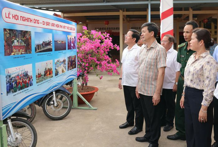 Lãnh đạo TP Cần Thơ tìm hiểu Lễ hội Nghinh Ông được công nhận di sản Văn hóa phi vật thể quốc gia.