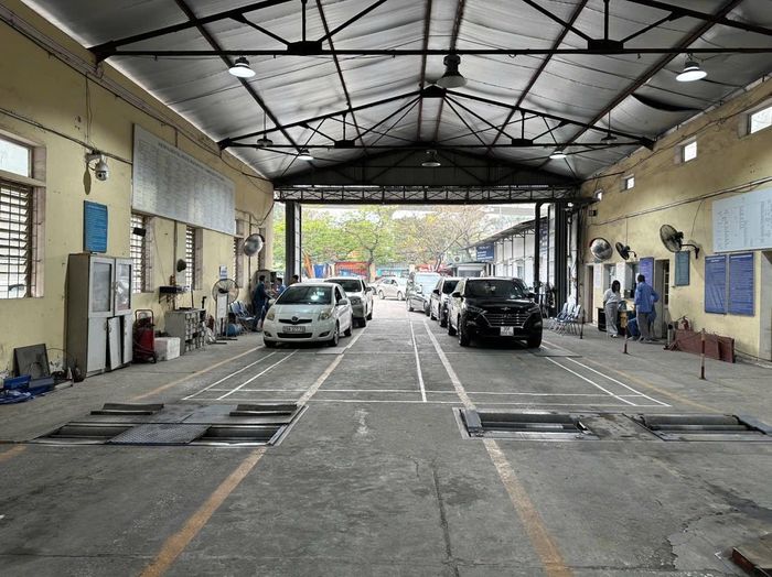 Bộ Xây dựng đang hoàn thiện dự thảo quy chuẩn kỹ thuật quốc gia về cơ sở đăng kiểm xe cơ giới theo hướng đồng bộ hóa toàn bộ điều kiện bảo đảm hoạt động kiểm định (ảnh minh họa).