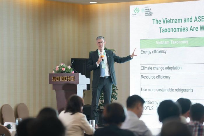 Ông Douglas Snyder, Giám đốc Điều hành VGBC, xu hướng phát triển KCN bền vững đang tạo áp lực lớn đối với hệ thống hạ tầng sản xuất tại Việt Nam.