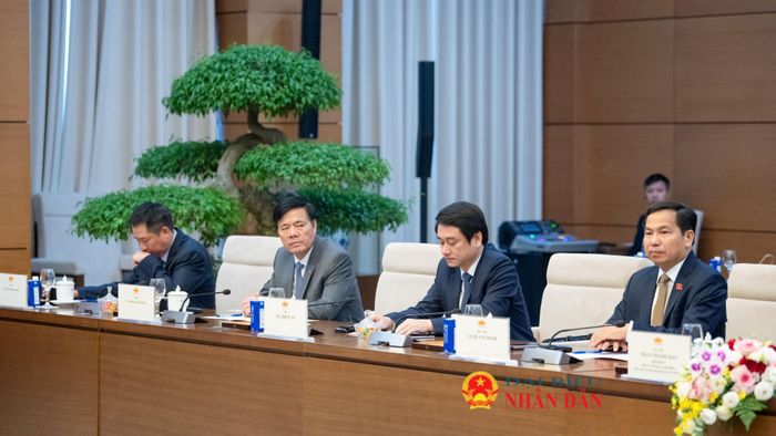 Các đại biểu tham dự cuộc tiếp