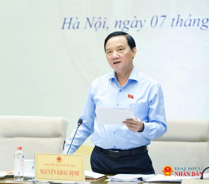 Phó Chủ tịch Quốc hội Nguyễn Khắc Định phát biểu