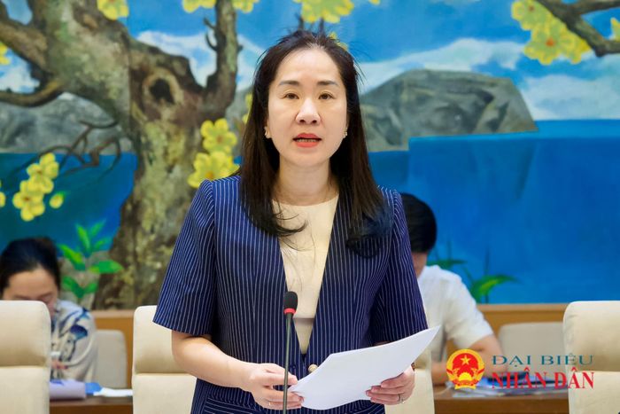 Phó Chủ nhiệm Ủy ban Kinh tế và Tài chính Đoàn Thị Thanh Mai phát biểu