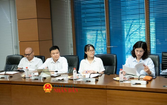 Các đại biểu tham dự cuộc làm việc