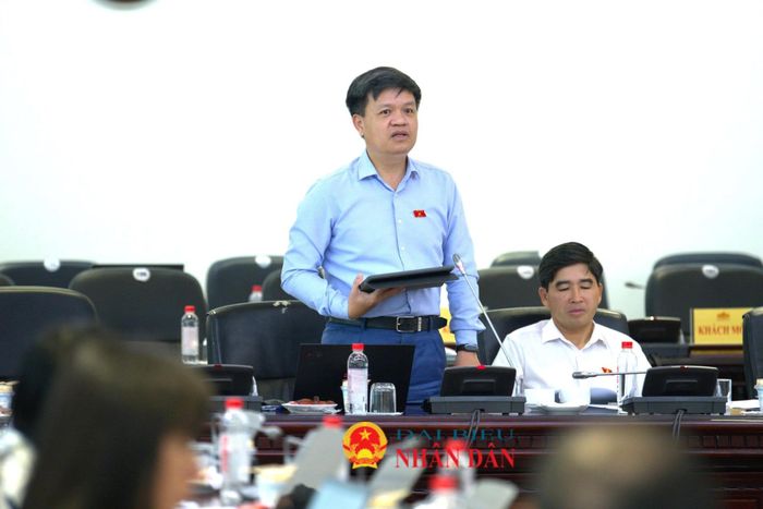 Phó Chủ nhiệm Ủy ban Khoa học, Công nghệ và Môi trường Tạ Đình Thi phát biểu