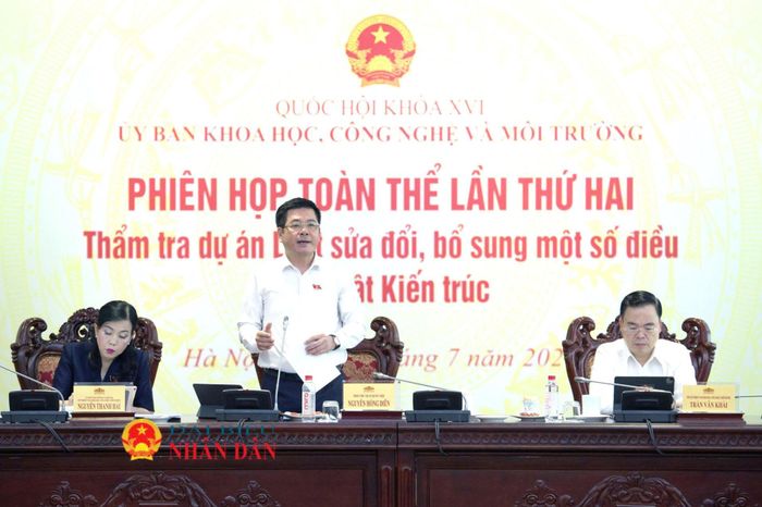 Phó Chủ tịch Quốc hội Nguyễn Hồng Diên phát biểu