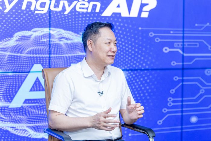 GS.TS Nguyễn Tiến Thảo khuyên thí sinh không nên quá "máy móc" khi xây dựng các nhóm nguyện vọng xét tuyển. Ảnh: Mạnh Hưng.