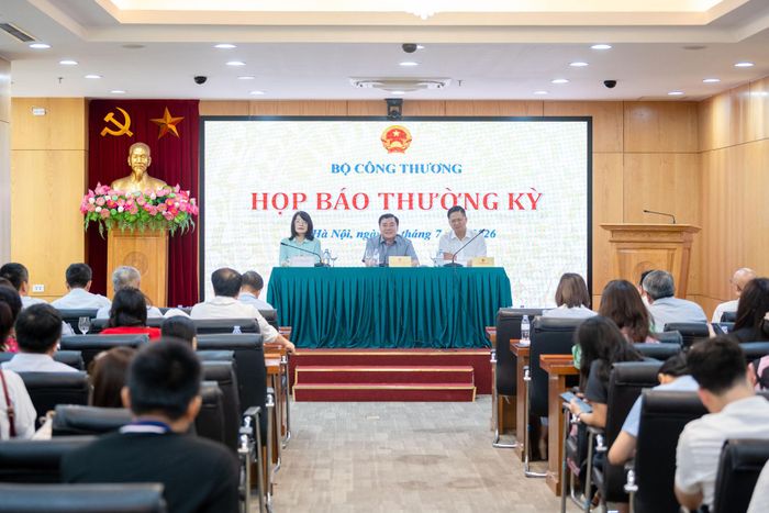 Quang cảnh cuộc họp báo