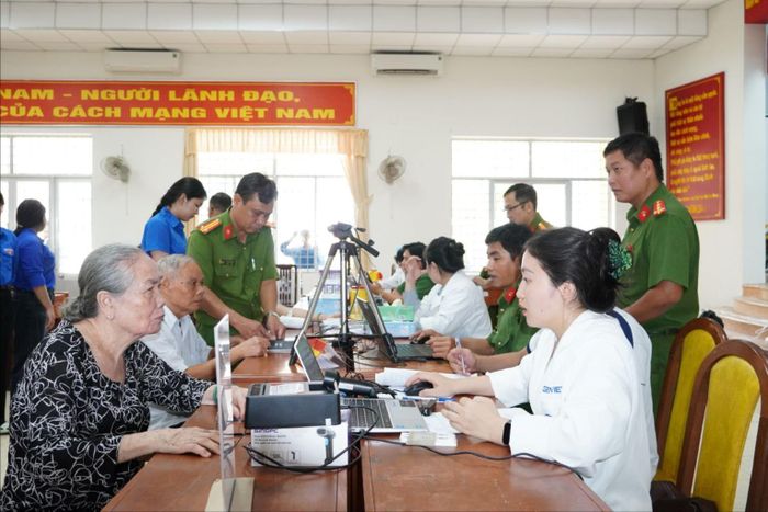 Điểm thu nhận mẫu sinh phẩm ADN tại phường Đạo Thạnh