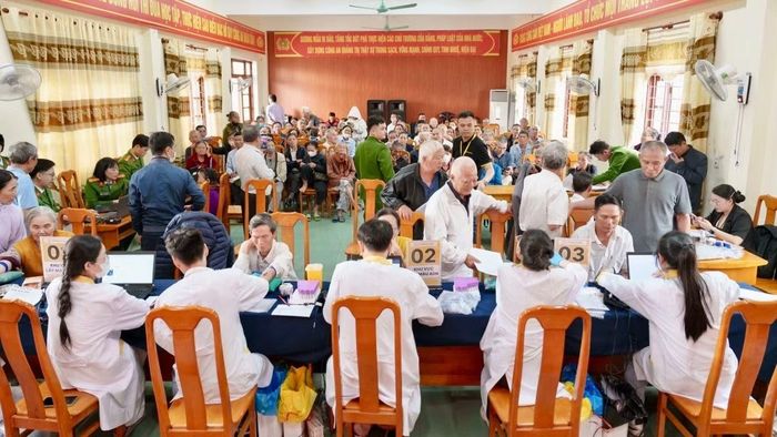 Công an tỉnh Quảng Trị tổ chức thu nhận mẫu ADN thân nhân liệt sĩ chưa xác định danh tính.